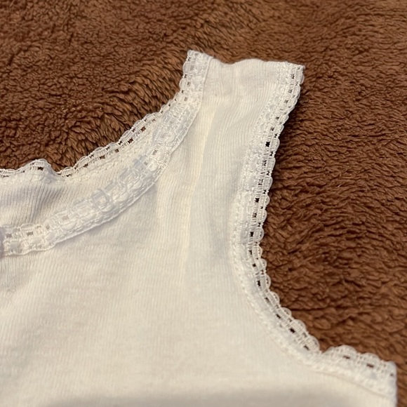 NWOT- set of 3 Garanimals 2T-3T girls undershirts with lace trim - Picture 6 of 6